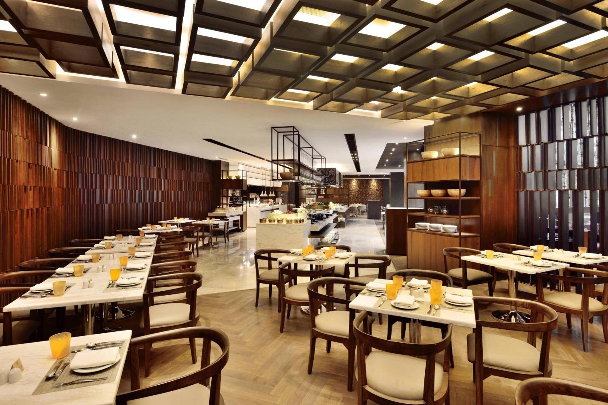 Courtyard By Marriott Gurugram Downtown Hotell Gurgaon Eksteriør bilde